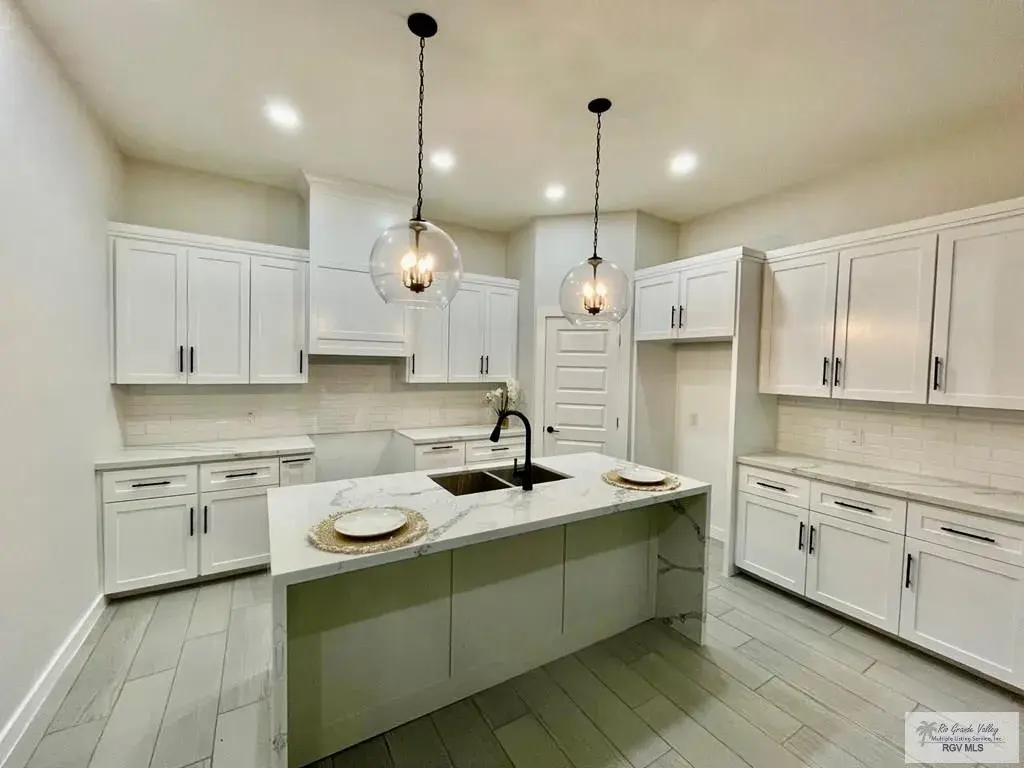 4517 Daybreak Dr Brownsville, TX 78521