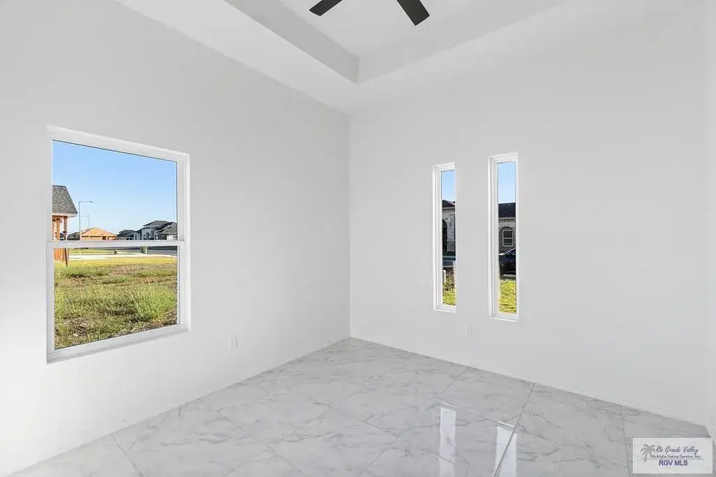 4567 River Oak Cir Brownsville, TX 78520