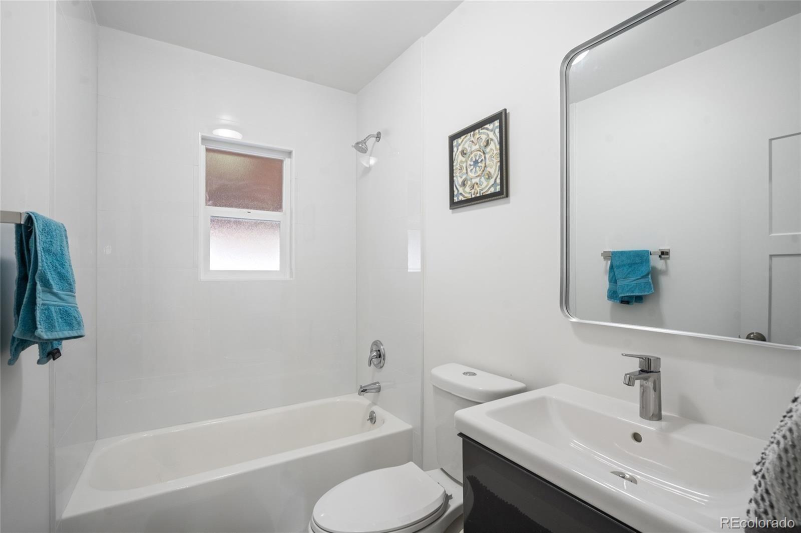 3242 N Albion Street Denver, CO 80207