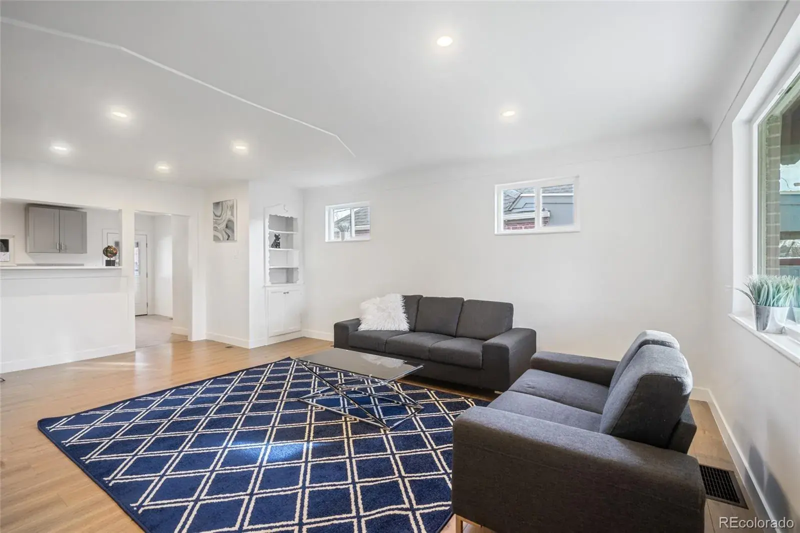 3242 N Albion Street Denver, CO 80207