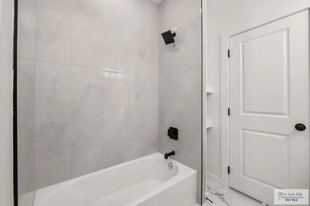 6066 Dakota Rose Cir Brownsville, TX 78521