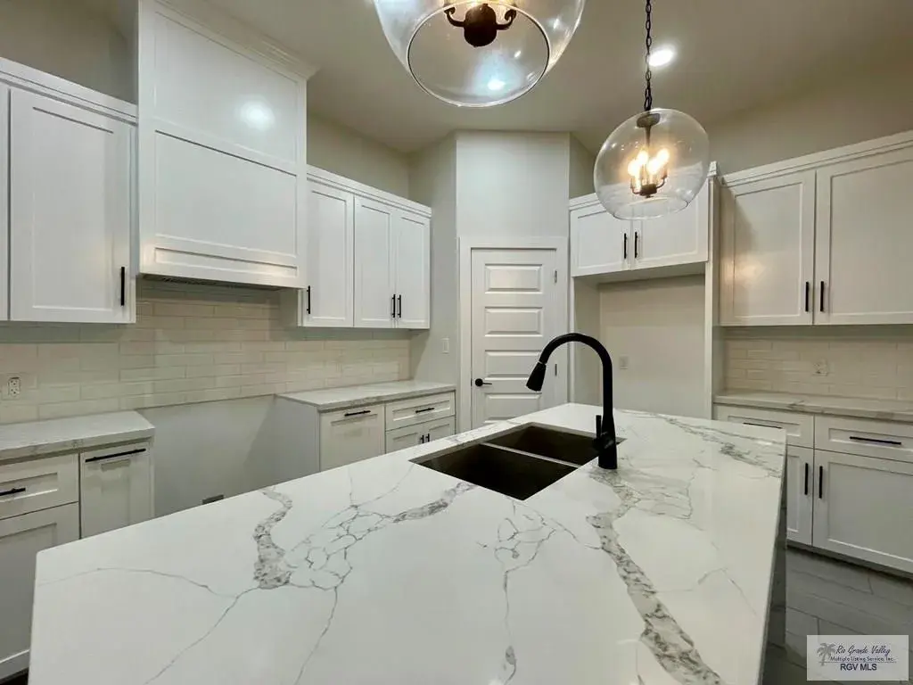 4517 Daybreak Dr Brownsville, TX 78521