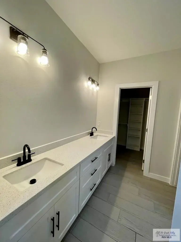 4517 Daybreak Dr Brownsville, TX 78521