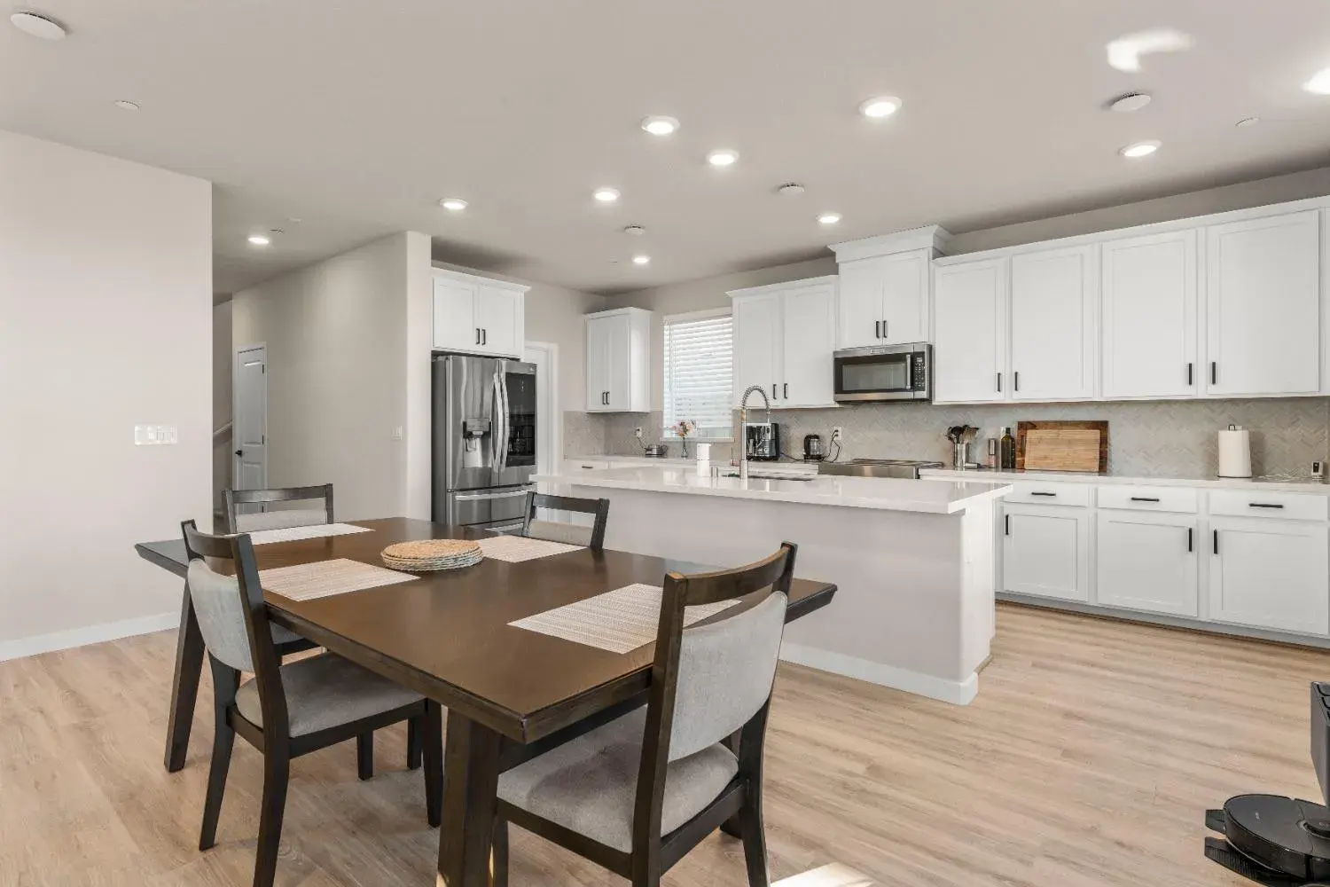 8096 Moongate Way Roseville, CA 95747