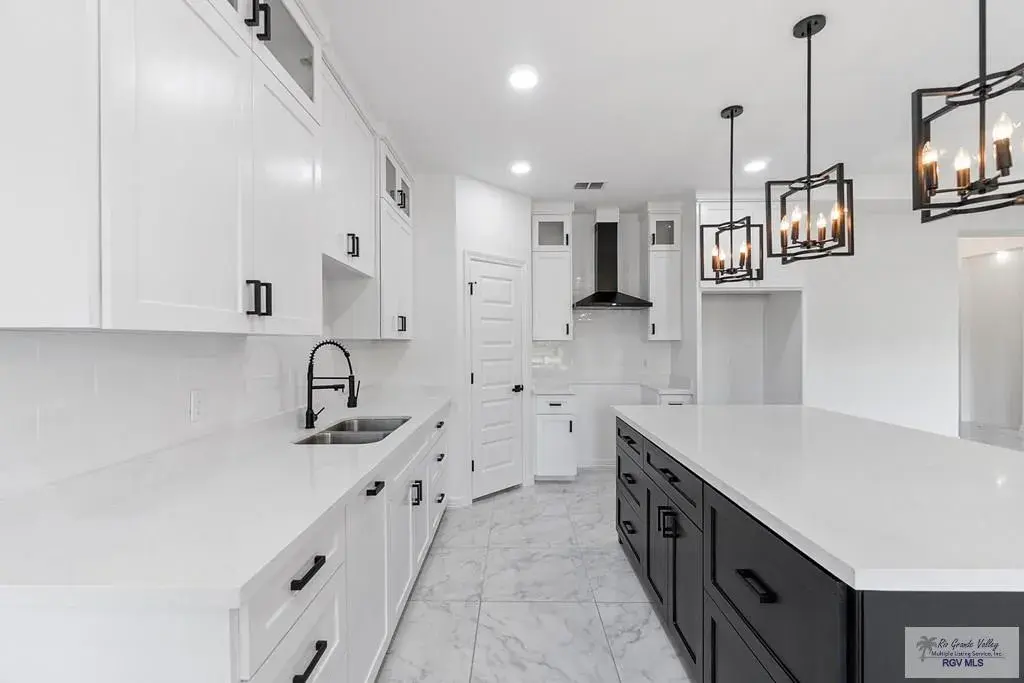 4567 River Oak Cir Brownsville, TX 78520