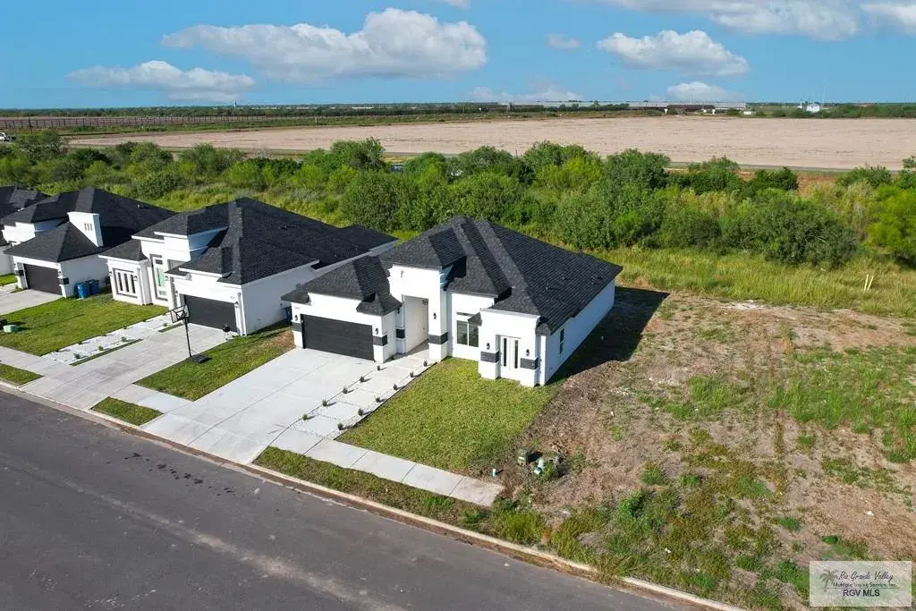 4567 River Oak Cir Brownsville, TX 78520