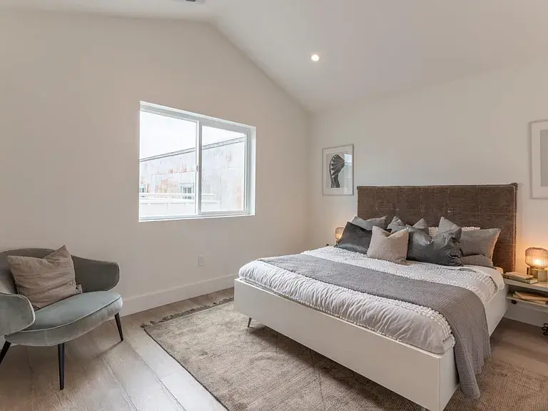 457 Wave St #1 Monterey, CA 93940