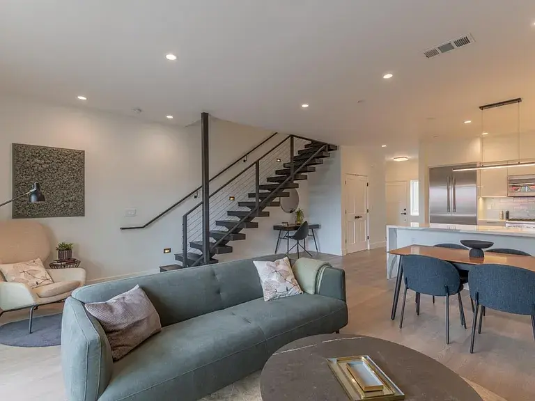 457 Wave St #1 Monterey, CA 93940