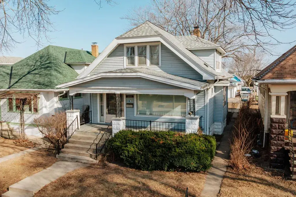 3432 South 15th STREET Milwaukee, WI 53215