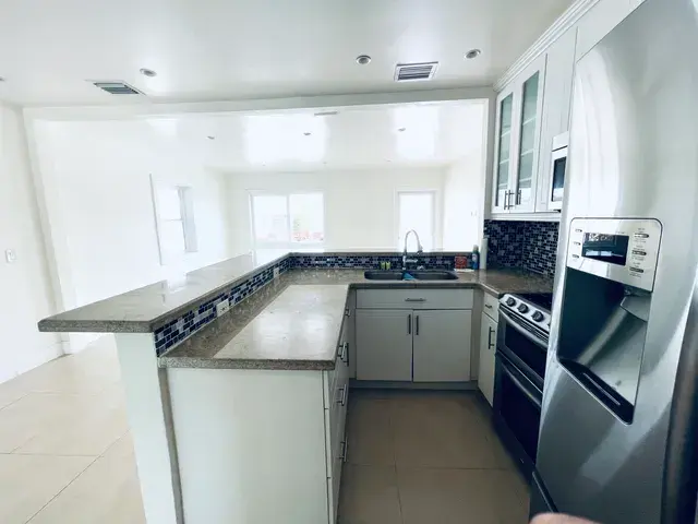 3526 NW 16th Ter Miami, FL 33125