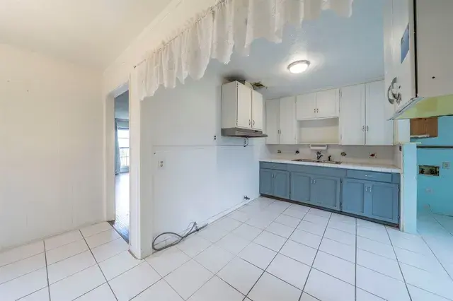 4326 Glenhaven Blvd Dallas, TX 75211