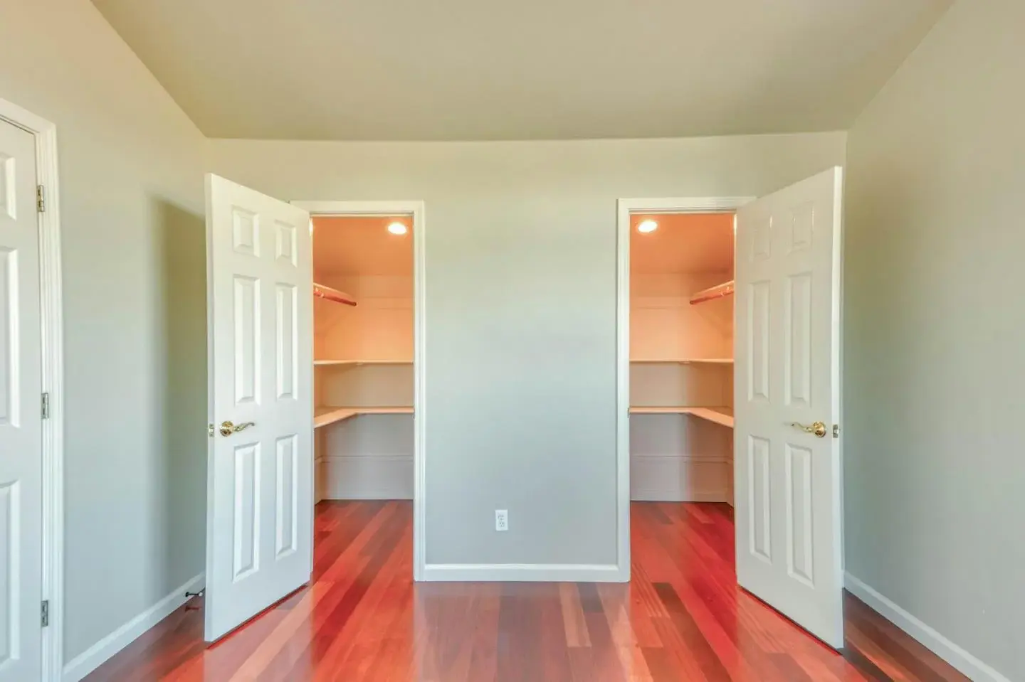 130 1/2 Dunecrest Ave Monterey CA 93940