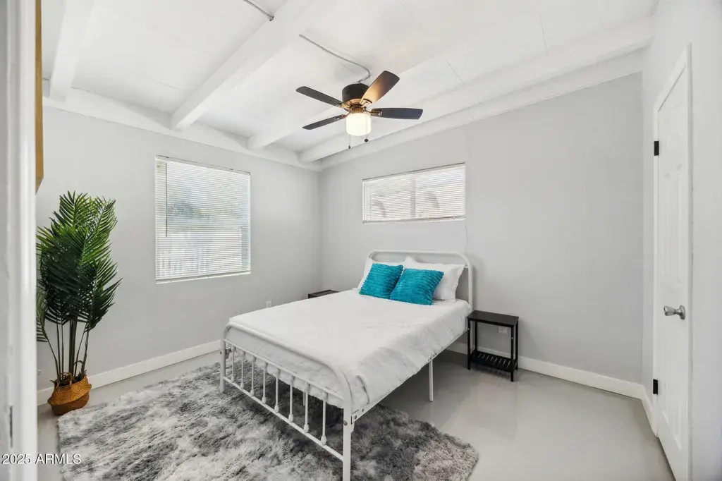 2205 W Cambridge Ave Phoenix, AZ 85009