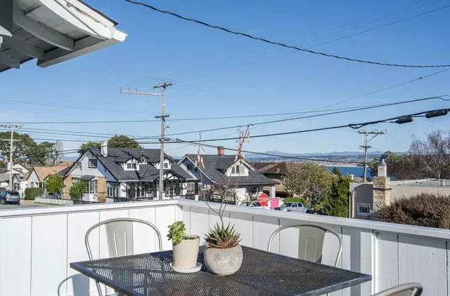 901 W Franklin St Monterey, CA 93940