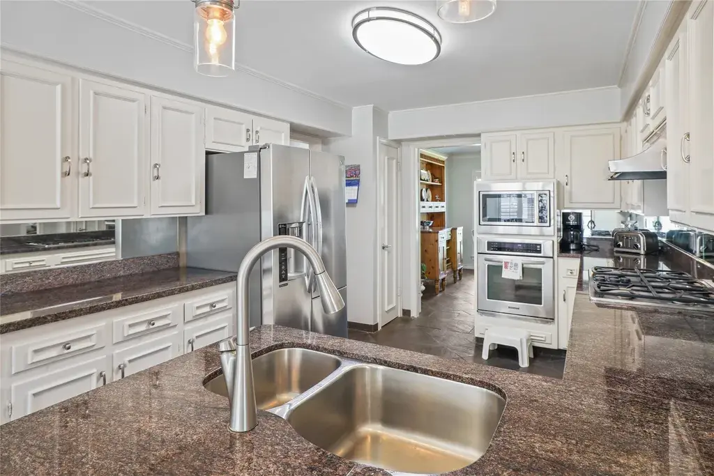 3988 Goodfellow Dr Dallas, TX 75229