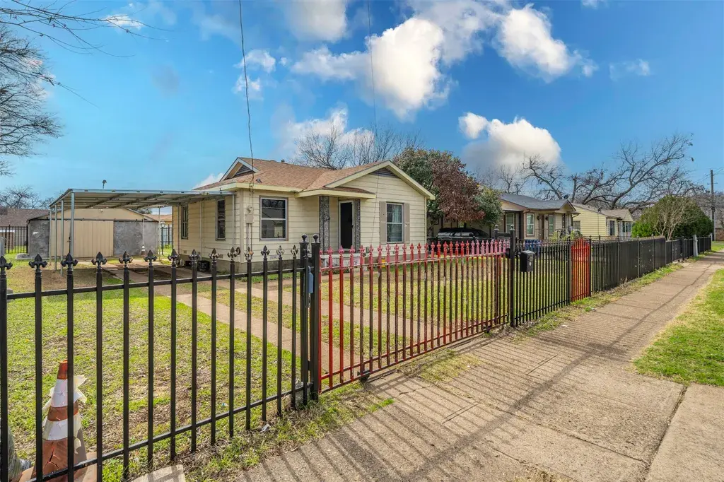 4326 Glenhaven Blvd Dallas, TX 75211