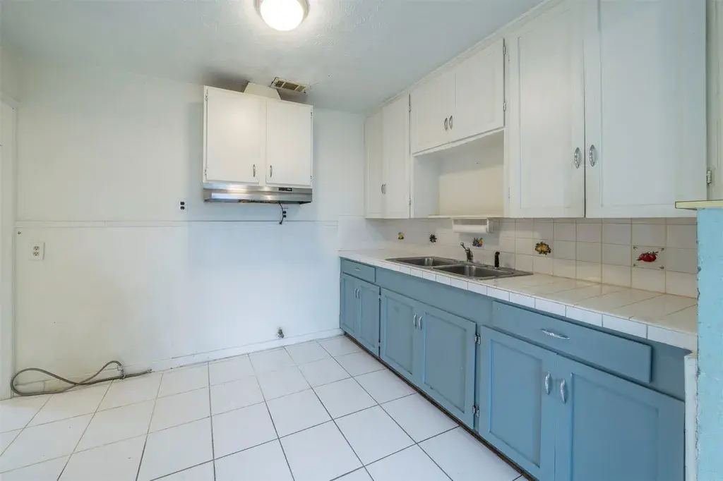 4326 Glenhaven Blvd Dallas, TX 75211