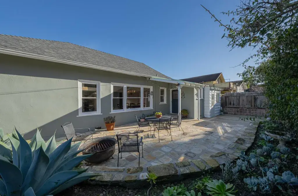 901 W Franklin St Monterey, CA 93940