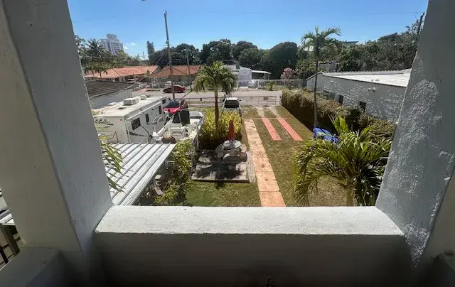 1627 SW 19th Ter Miami, FL 33145