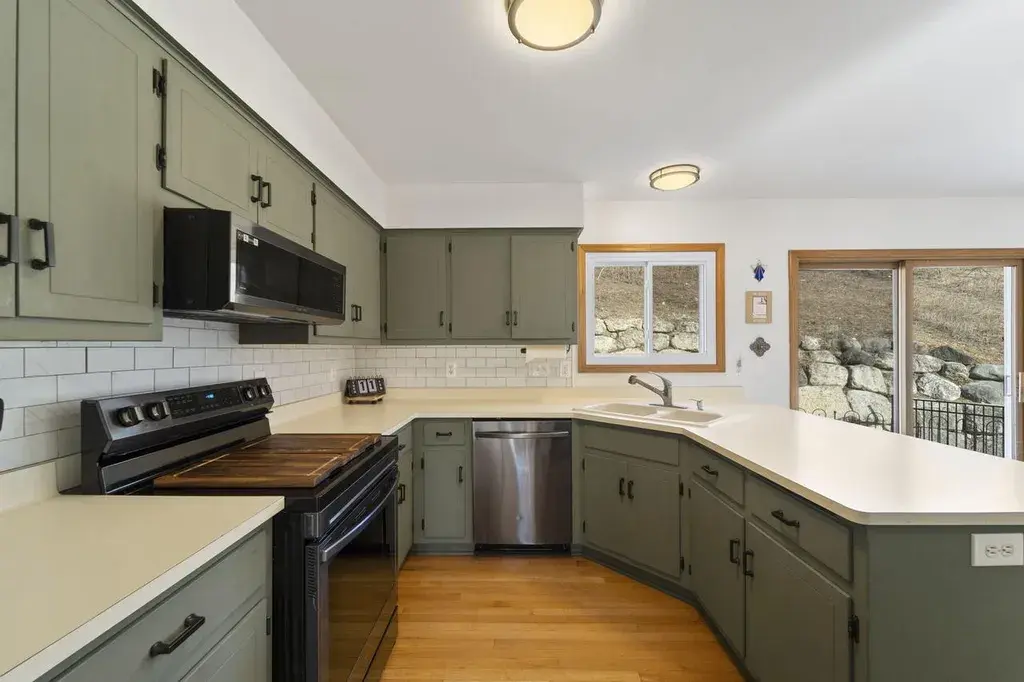 2816 Apache PASS Waukesha, WI 53188