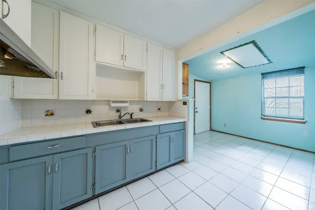 4326 Glenhaven Blvd Dallas, TX 75211