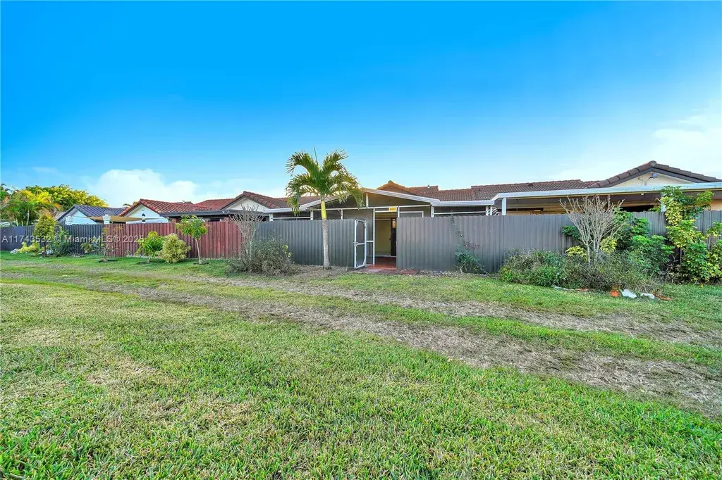 4813 SW 145th Ave Miami, FL 33175