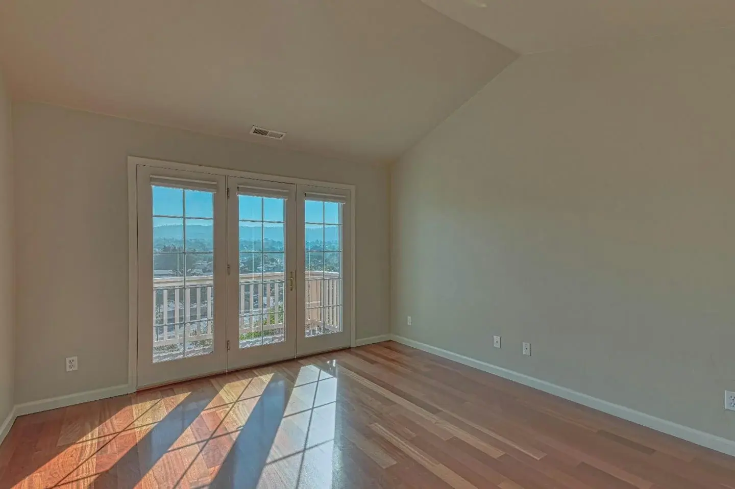 130 1/2 Dunecrest Ave Monterey CA 93940