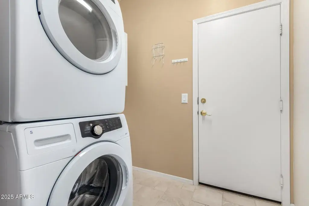 5948 W Leiber Pl Glendale, AZ 85310