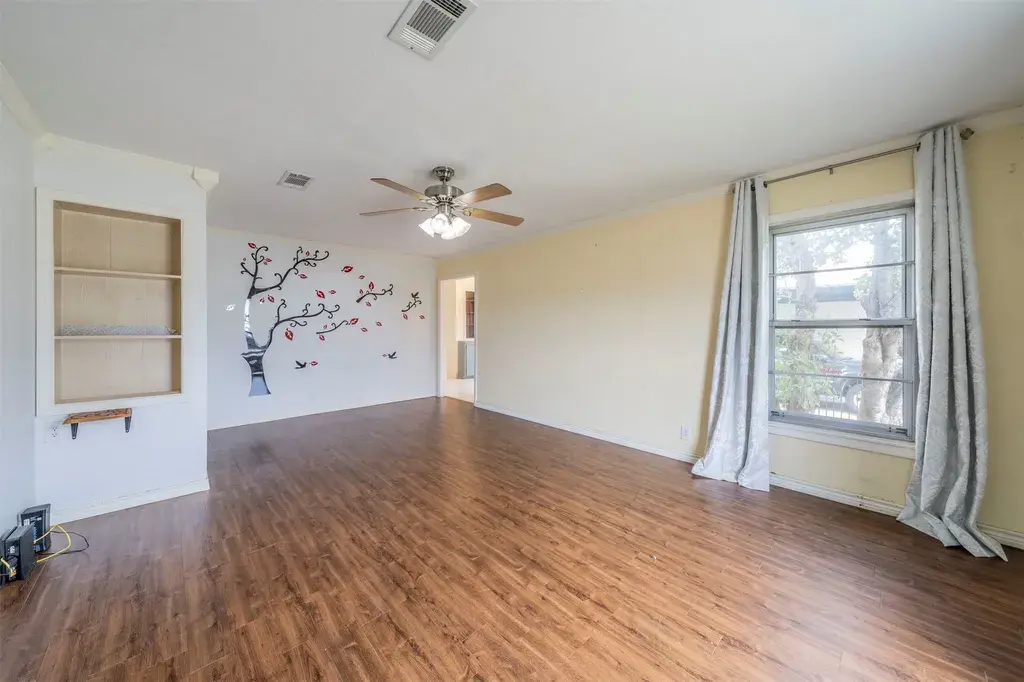 4326 Glenhaven Blvd Dallas, TX 75211