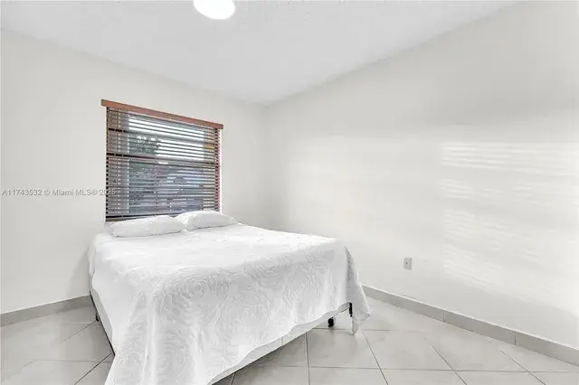 4813 SW 145th Ave Miami, FL 33175