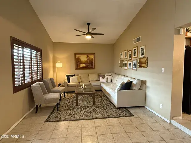 3341 W Windrose Dr Phoenix, AZ 85029