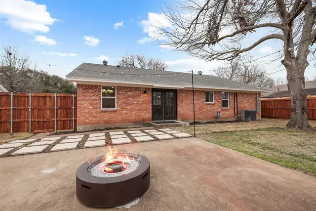 8617 Shagrock Ln Dallas, TX 75238