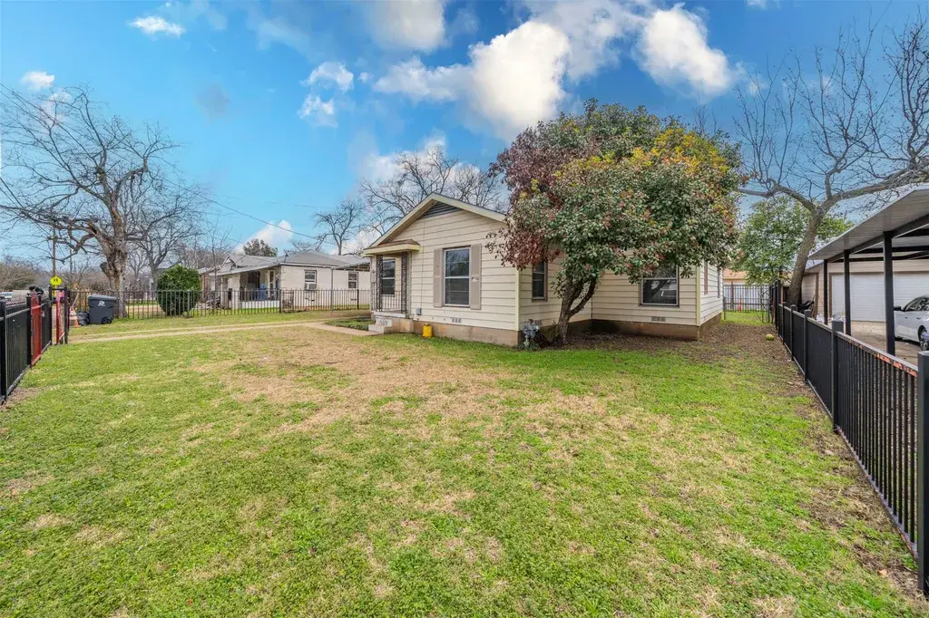 4326 Glenhaven Blvd Dallas, TX 75211