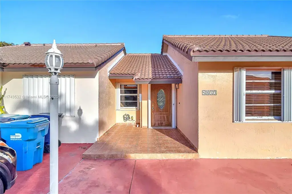 4813 SW 145th Ave Miami, FL 33175