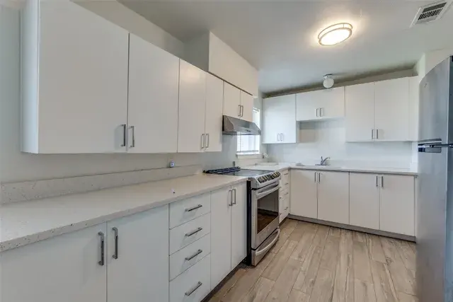 13223 Southview Ln Dallas, TX 75240