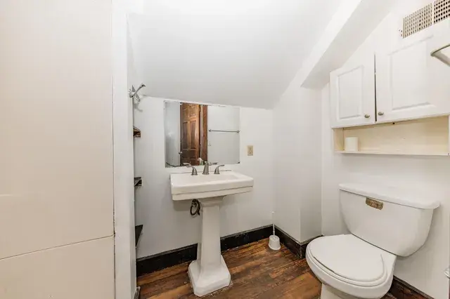 3432 South 15th STREET Milwaukee, WI 53215