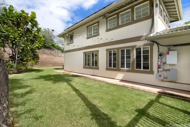 1098 Kuekue St Honolulu, HI 96825