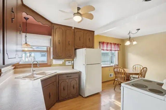 5435 West Midland DRIVE Milwaukee, WI 53220