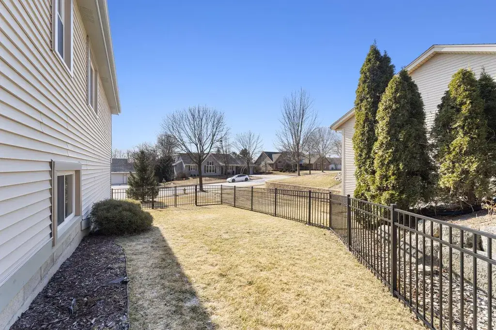 2816 Apache PASS Waukesha, WI 53188