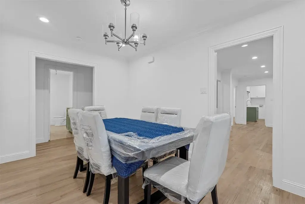 207 N Hampton Rd Dallas, TX 75208