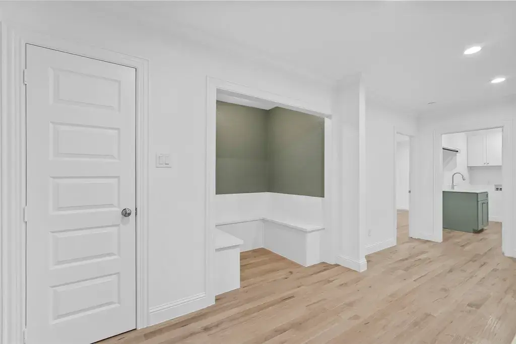 207 N Hampton Rd Dallas, TX 75208