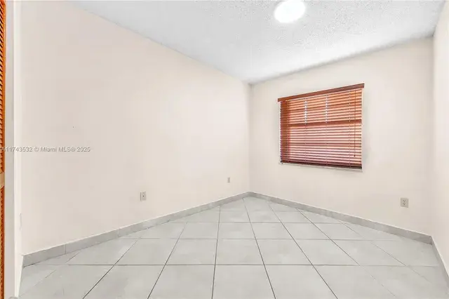 4813 SW 145th Ave Miami, FL 33175