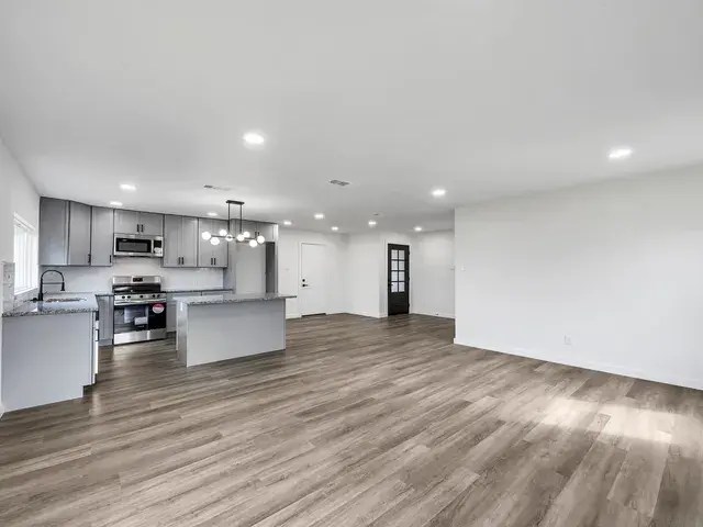 3805 Summitt Ridge Dr Dallas, TX 75216