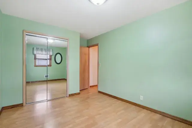 5435 West Midland DRIVE Milwaukee, WI 53220