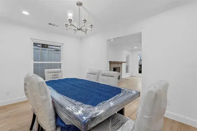 207 N Hampton Rd Dallas, TX 75208