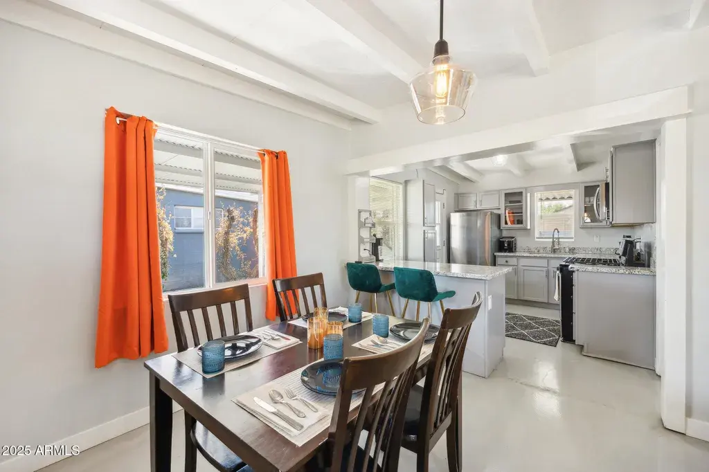 2205 W Cambridge Ave Phoenix, AZ 85009