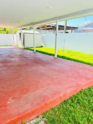 3526 NW 16th Ter Miami, FL 33125