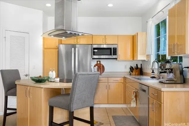 1098 Kuekue St Honolulu, HI 96825