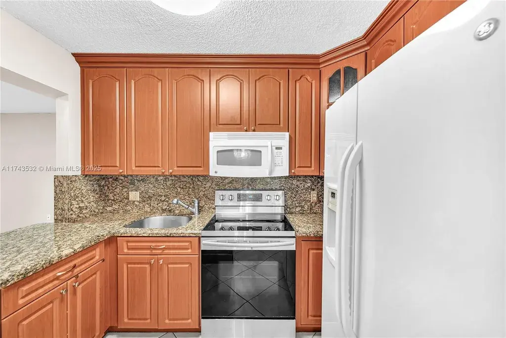 4813 SW 145th Ave Miami, FL 33175