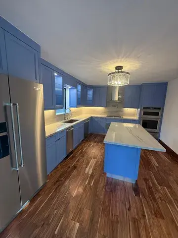 2802 Crystal Ct Miami, FL 33133